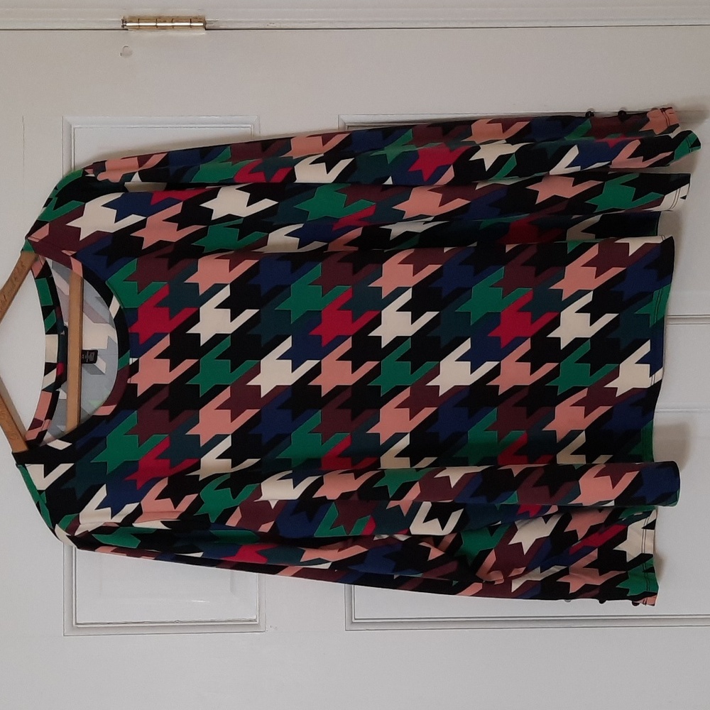 NWT INVESTMENTS WOMAN BLACK AND MULTICOLOR HOUNDSTOOTH BLOUSE SZ 3X